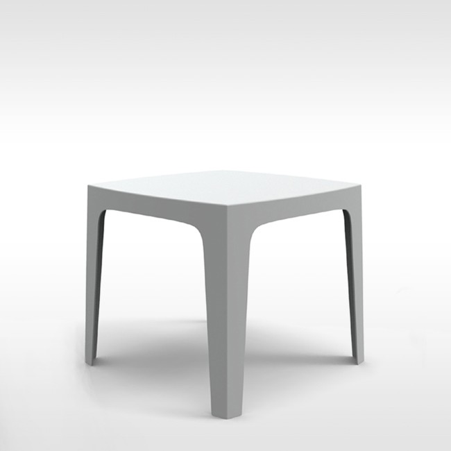 Vondom tafel Solid Dining Table door Stefano Giovannoni